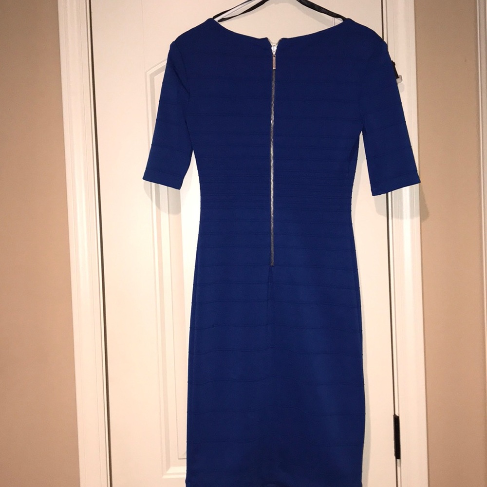 Banded dress - Picture 2 of 2